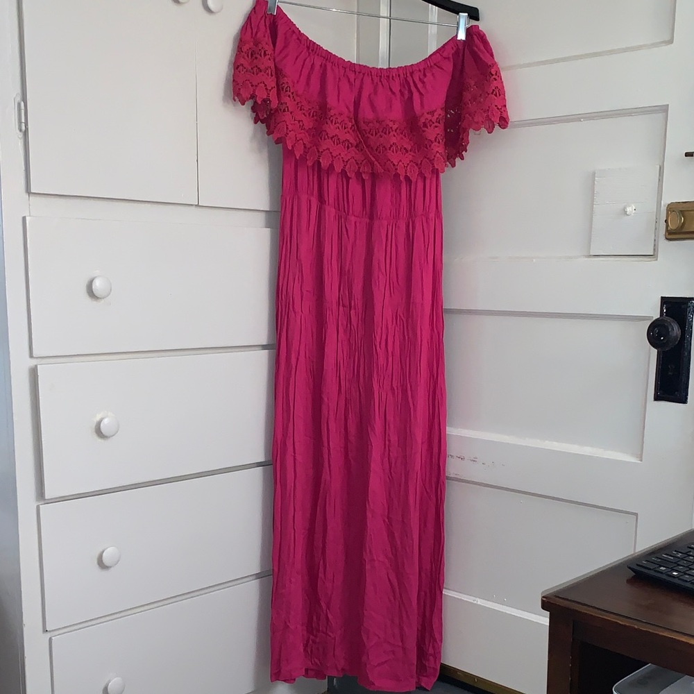 Elegant Pink Off-Shoulder Maxi Dress